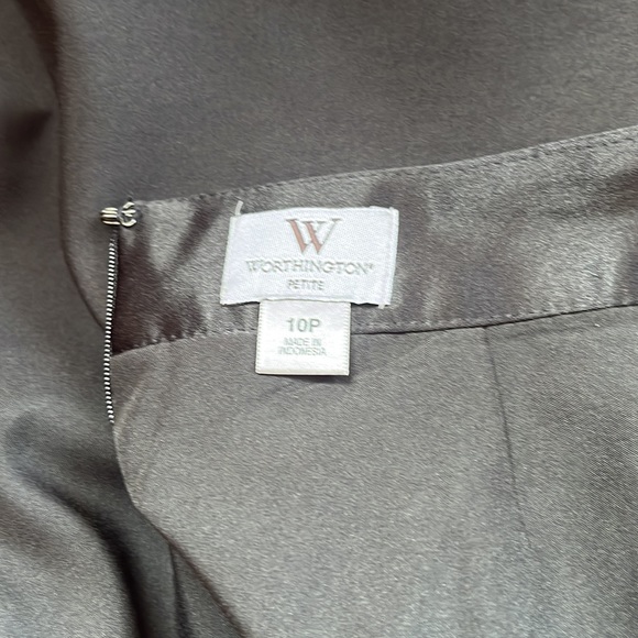 Worthington size 10 petite black satin business or formal skirt - Picture 6 of 8